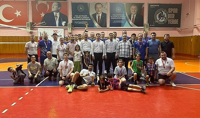 Ordu&#039;da Voleybol Turnuvasının 1. Ordu Emniyet Müdürlüğü oldu