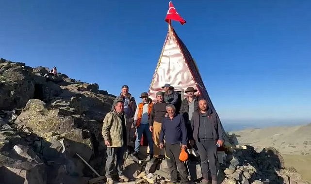 6 ilin amatör telsizcileri Ordu&#039;nun 3107 metre yükseklikteki haberleşme rölesini güçlendirdi
