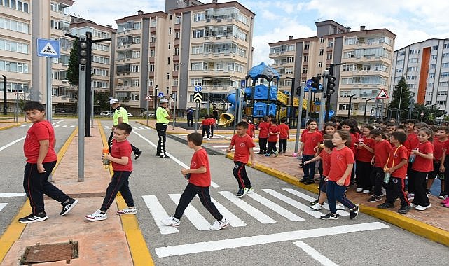 Altınordu Belediyesi Küçük Öğrencilere Trafik Eğitimi Verdi