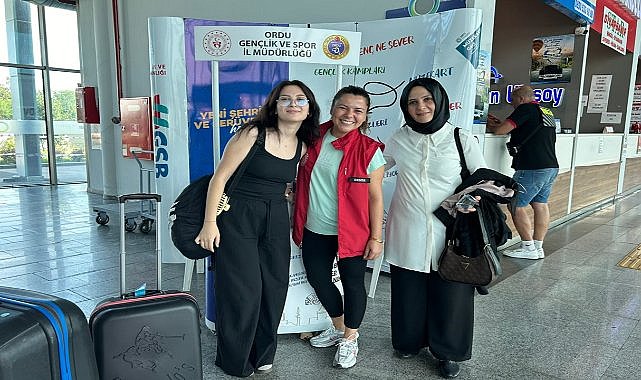 Ordu&#039;da Öğrencilere Sıcak Karşılama: Ordu Üniversitesi&#039;ne Gelen Öğrenciler Otogarda Karşılanıyor