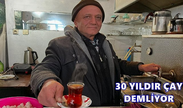 30 Yıldır Çay Demleyen Yaşar Bayburt, Yalıköy&#039;ün Vazgeçilmez Çaycısı Oldu