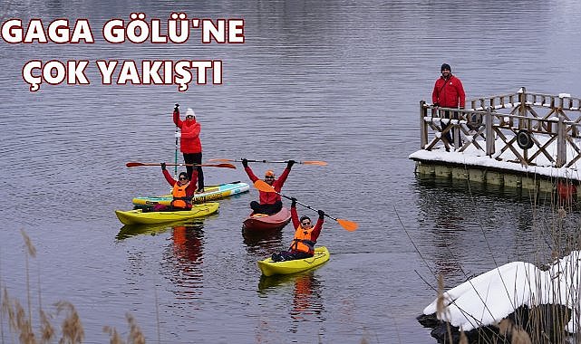 Gaga Gölü Kışın Beyaza Büründü; Kanolarla Renklendi