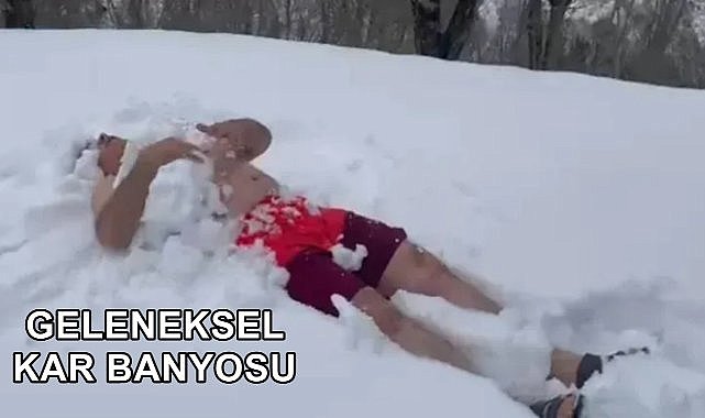 Ordu&#039;da 65 Yaşındaki Şinasi Duman Banyo İçin Kar Yağmasını Bekliyor