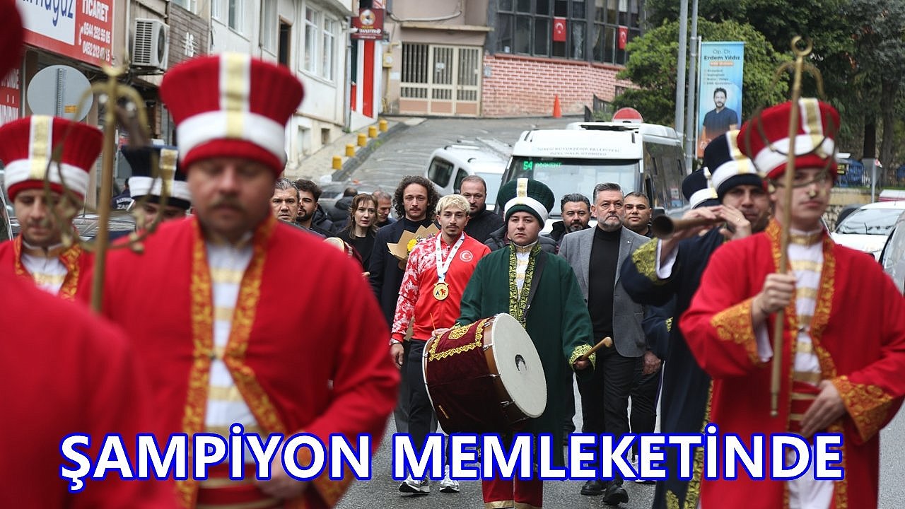 Avrupa Halter Şampiyonu Yusuf Fehmi Genç, Memleketi Ordu'da Mehteranla Şehir Turu Attı