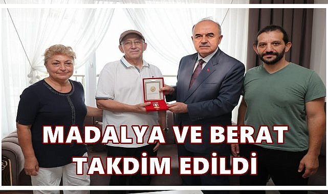 Vali Erol, Kıbrıs Gazisine Madalya ve Berat Takdim Etti