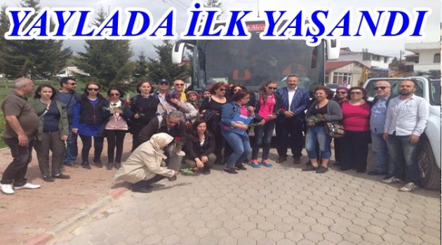 BAŞKAN ÇİÇEKLERLE KARŞILADI