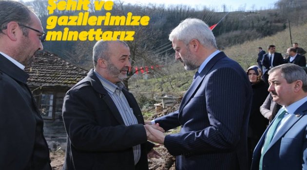 BAŞKAN YILMAZ ŞEHİT AİLELERİNİ ZİYARET ETTİ