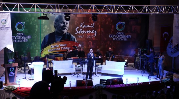 BÜYÜK USTA TÜRKÜLERLE ANILDI