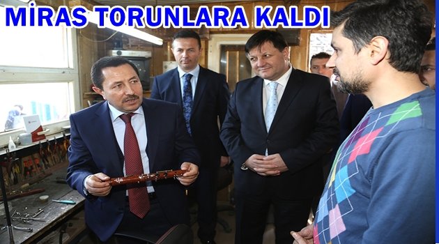 KLARNETLER TORUNLARIN ELİNDE HAYAT BULUYOR