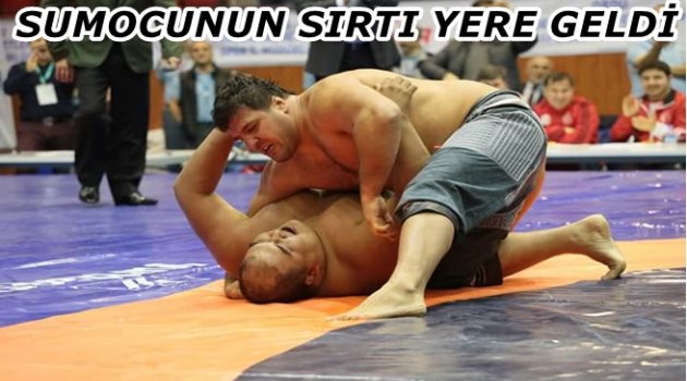 RECEP KARA SUMOCUYU TUŞ ETTİ