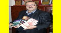 7 KİTAP YAZDI 1 ALBÜM ÇIKARTTI