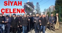 O İŞLETMENİN ÖNÜNE SİYAH ÇELENK BIRAKTILAR