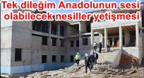 BAŞKAN ANNESİNİN ADINA YAPTIRDIĞI OKULU GEZDİ