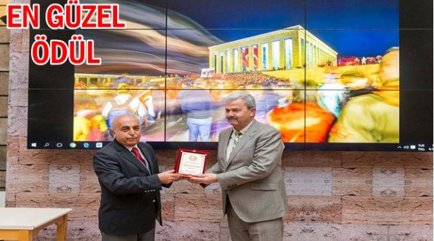 ÜNAL KALAFAT&#039;A ANLAMLI ÖDÜL