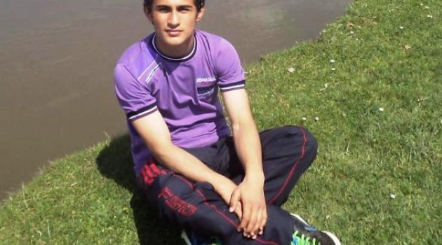 ÜNİVERSİTE ÖĞRENCİSİ KIRMIZI IŞIKTA YAŞAMINI KAYBETTİ