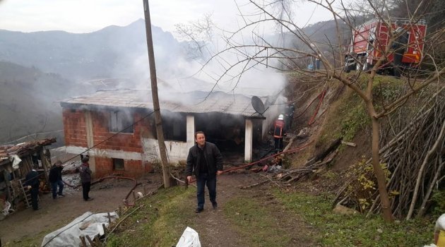 YANGINDAN CANLARINI ZOR KURTARDILAR