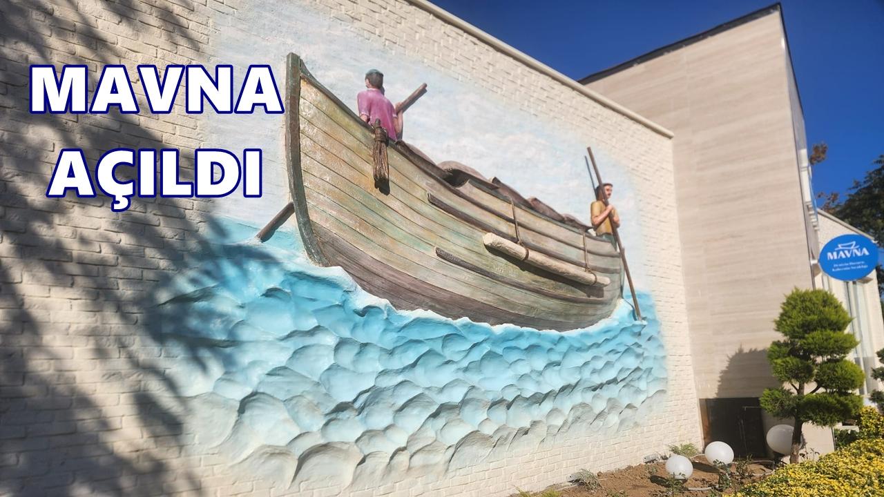 Deniz Kenarında Tomur Kapandı, Mavna Açıldı