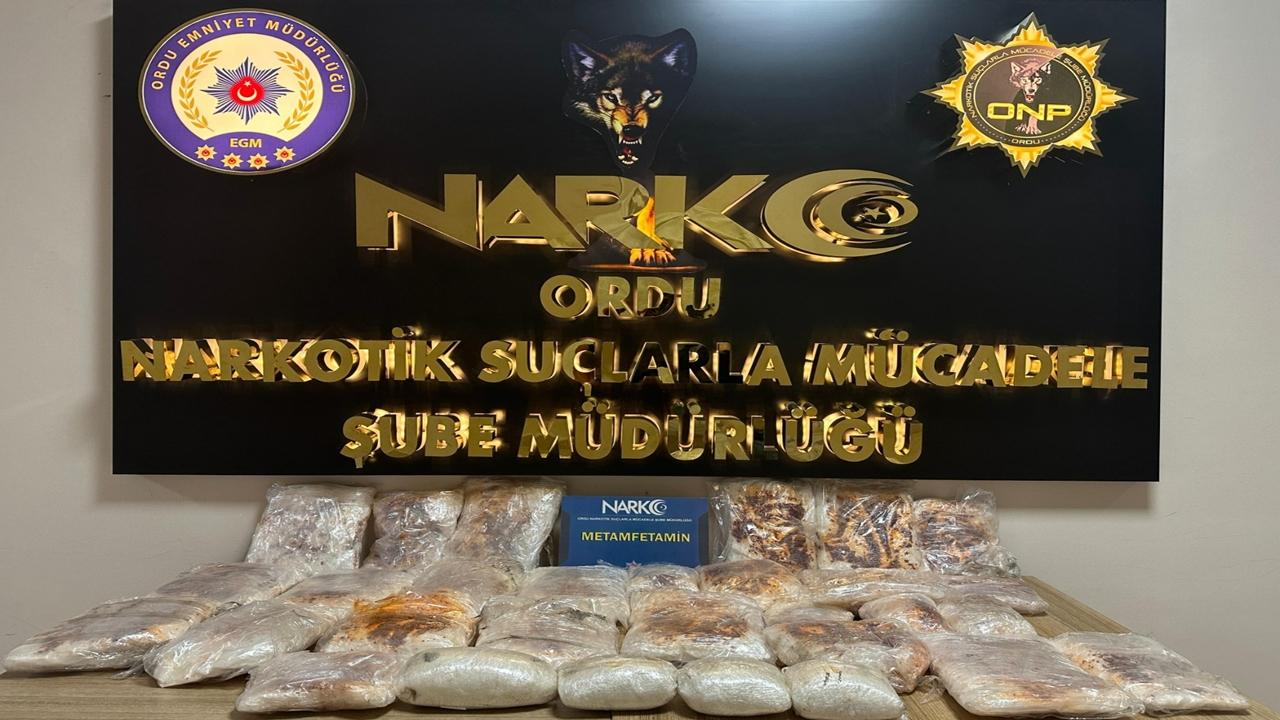 Ordu’da Seyir Halindeki Arabada 25 Kilo Metamfetamin Ele Geçirildi