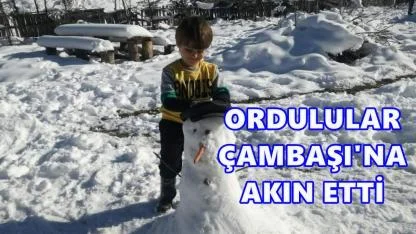 Çambaşı Yaylası’na Kar Düştü, Ordulular Hafta Sonu Yaylaya Akın Etti