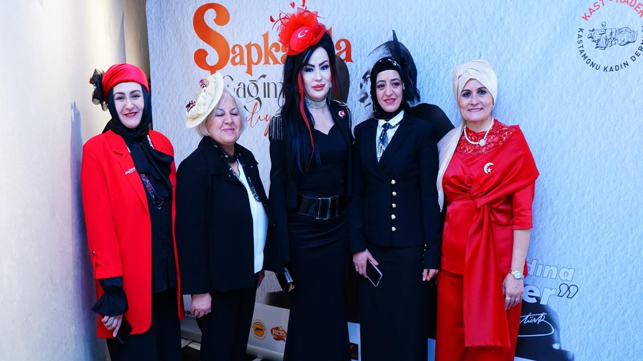 “Şapkamla Çağımı Selamlıyorum” Yarışmasının Ödülleri Pera Palas’ta Sahiplerini Buldu