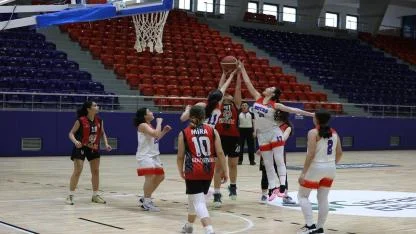 Ordu’da U14 Kızlar Basketbol Şampiyonası’nda Çeyrek Final Heyecanı