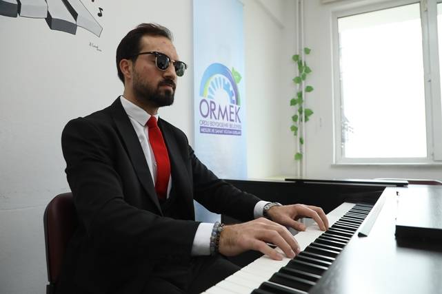 Görme Engelli Kemal, Azmiyle ORMEK’te Örnek Oldu