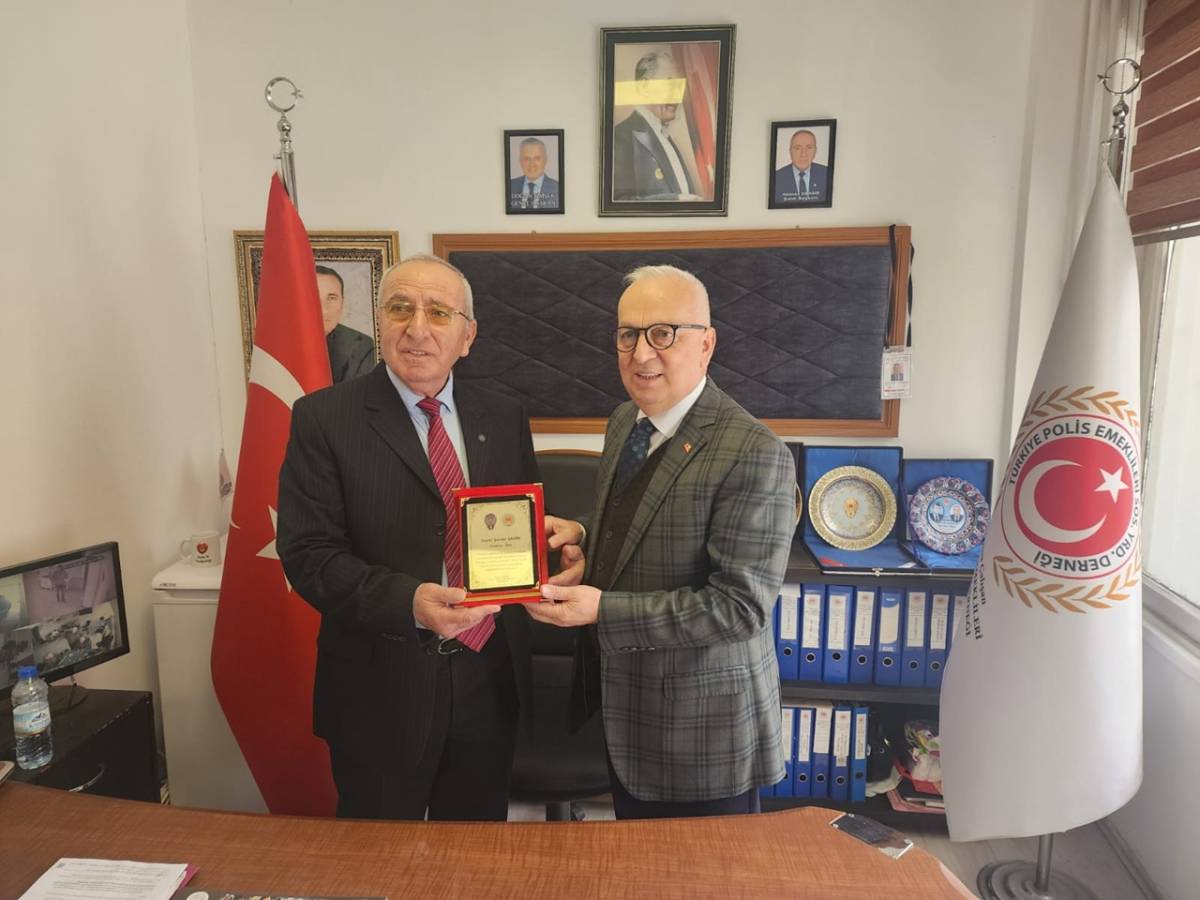 Polis Emeklileri Derneği’nden Şanser Şahin’e Anlamlı Plaket